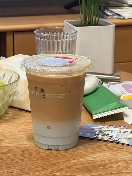 库迪咖啡加盟总部电话：4000882802