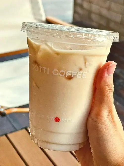 库迪咖啡加盟电话400-088-2802