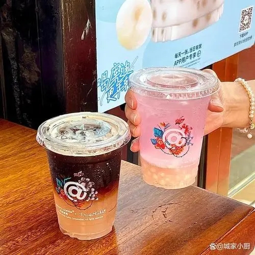 库迪咖啡加盟电话：4000882802
